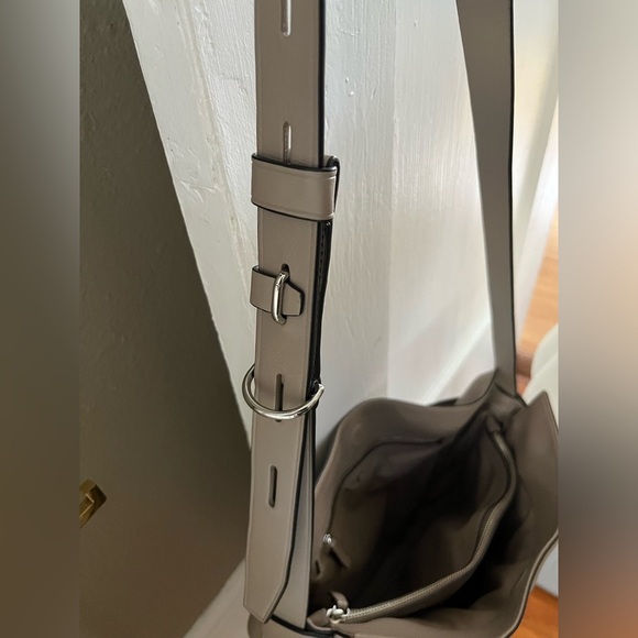 Tory Burch Gemini Link Hobo Crossbody Bag French Gray Pebbled Leather - Picture 14 of 17